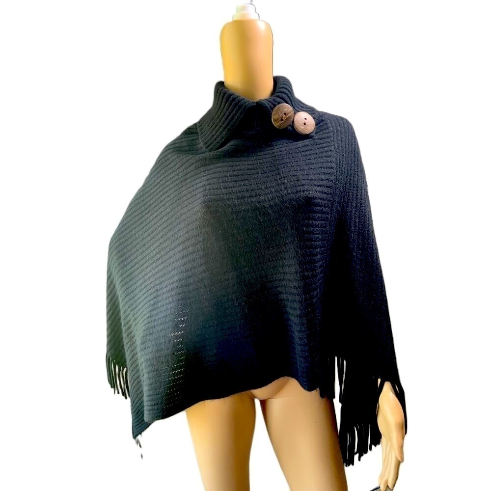 Channelle Arianna Black Knitted Fringe Trim Button Poncho Size One‎ Size